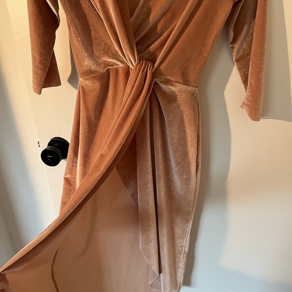 Zara basic collections golden dress - Picture 6 of 6